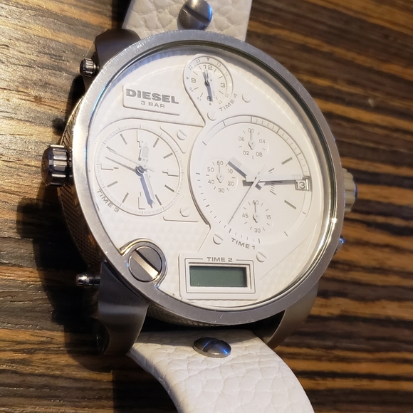 Diesel DZ7125 Big Daddy Oversized Big Face - Picture 6 of 7